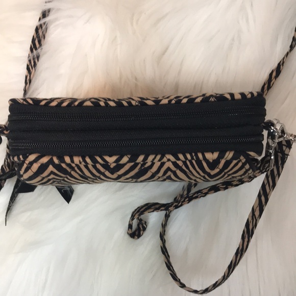 Vera Bradley Organizer - Picture 5 of 9